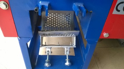 龍河PC180A 小型強(qiáng)力粉碎機(jī) 中草藥粉碎機(jī) 塑料粉碎機(jī)廠家直銷常州河北-龍河塑膠機(jī)械提供龍河PC180A 小型強(qiáng)力粉碎機(jī) 中草藥粉碎機(jī) 塑料粉碎機(jī)廠家直銷常州河北的相關(guān)介紹、產(chǎn)品、服務(wù)、圖片、價(jià)格加工、制造,塑料粉碎機(jī),料斗塑料干燥機(jī),料斗塑料混色機(jī),銷售,五金交電,水暖配件